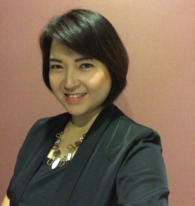 Istilah mom-shaming berarti merendahkan seorang ibu karena pilihan pengasuhannya berbeda dari pilihan-pilihan yang dianut si pengkritik