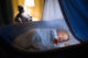 Cry it out, metode yang mendorong bayi untuk dapat tidur sendiri secara terpisah dari ayah dan ibunya (Dok. Shutterstock)