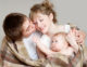 Ayah harus memberikan perhatian ekstra kalau ibu lagi ‘dinas’ khusus seperti merawat anak yang sakit (Dok. Shutterstock)