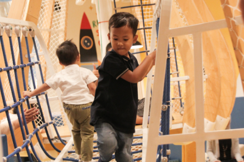 Pancaindra Si Kecil terasah lewat aneka wahana menarik di arena bermain ini (Dok. Buumi Playscape)