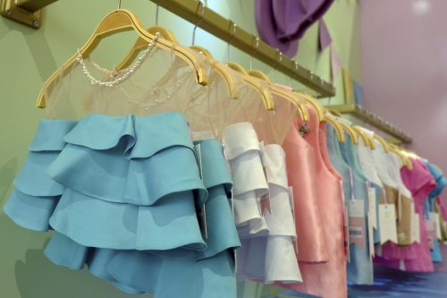 Gaun Juniper Coco penuh warna, unik, dan berkualitas tinggi (Dok. Juniper Coco)